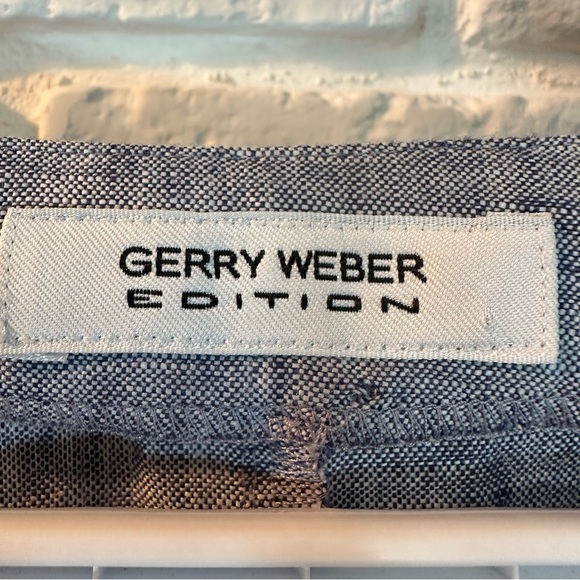 Sleeveless linen-like fabric top with side zipper and cute fold-detail neckline - Picture 5 of 12